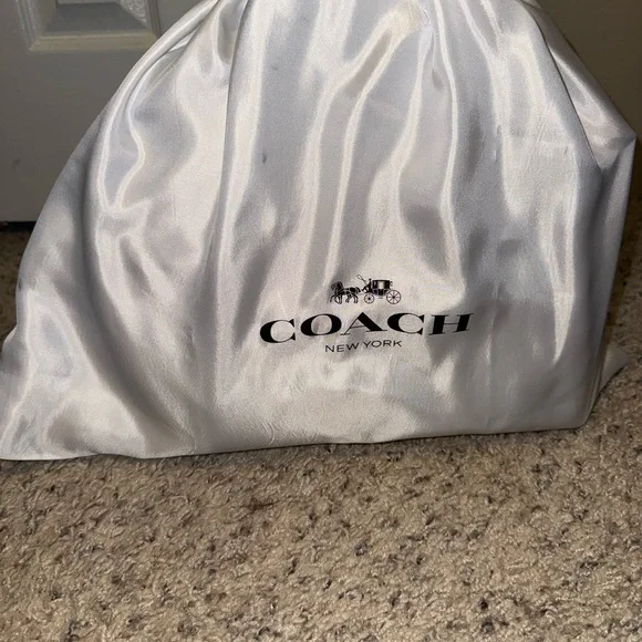 Coach Empire 28 - Picture 9 of 9